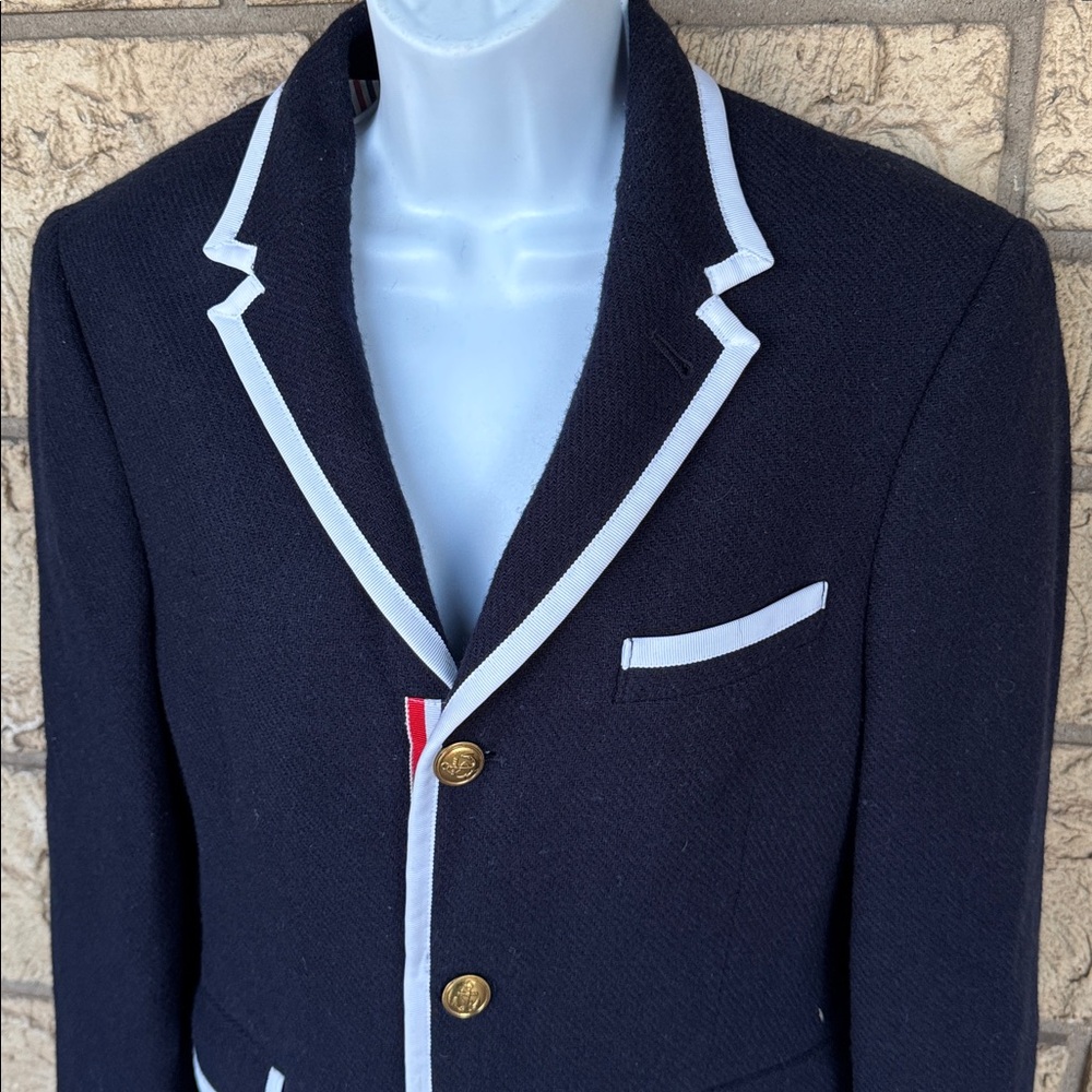 Neiman Marcus Wool Woman’s Black Blazer White Trim Size Small - Picture 5 of 15